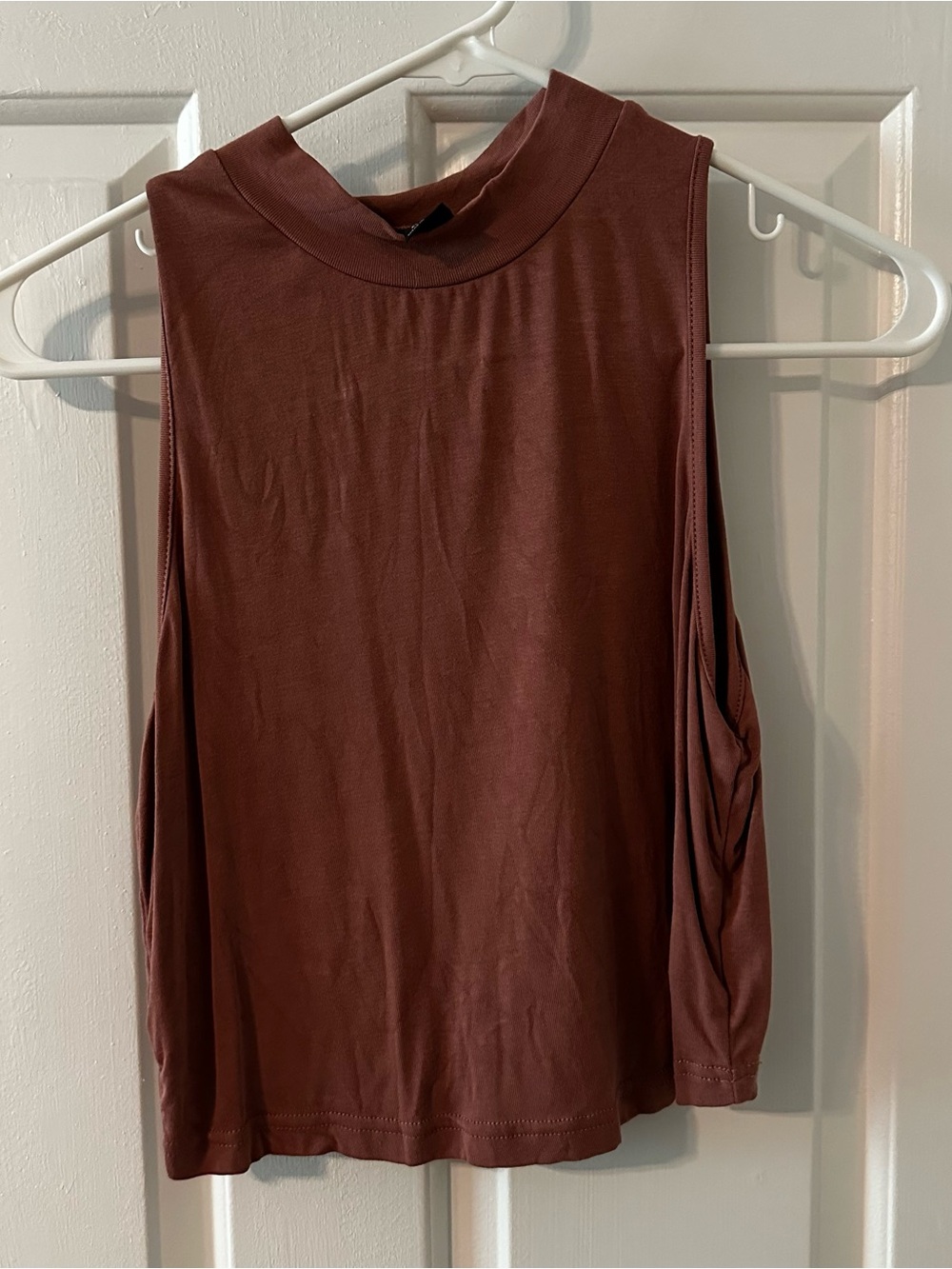 Sleeveless High-Neck Women's Tank Top - Dusty Pink